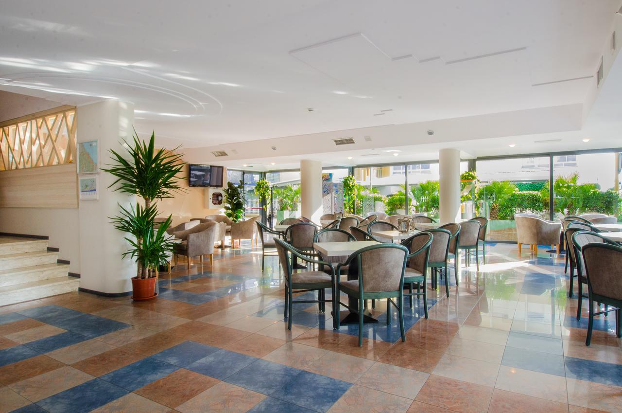 Hotel Nevada Беллария-Иджеа-Марина Экстерьер фото