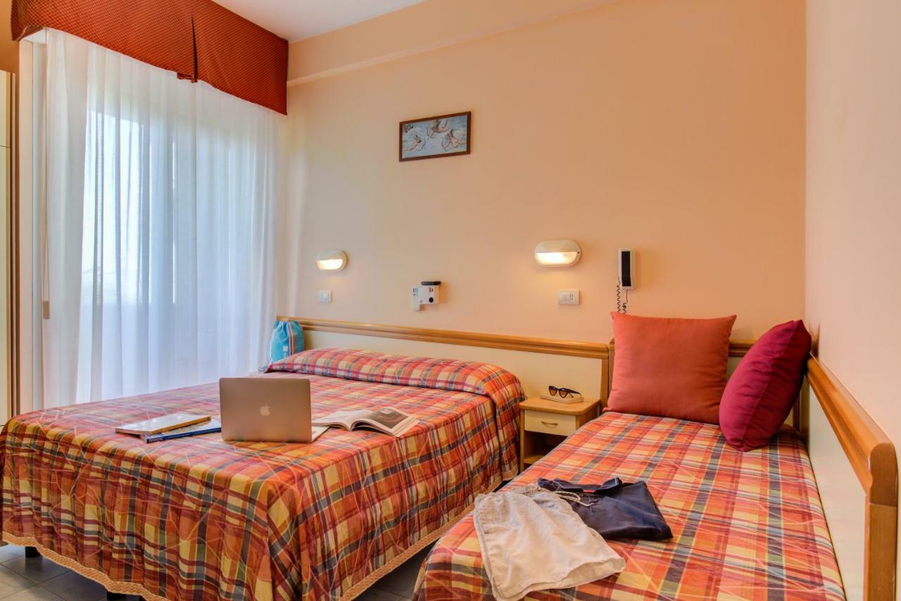 Hotel Nevada Беллария-Иджеа-Марина Экстерьер фото